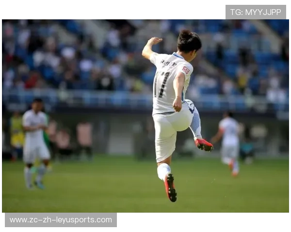 巴黎边路拉扯制造空档，梅巴佩推射顶入网窝