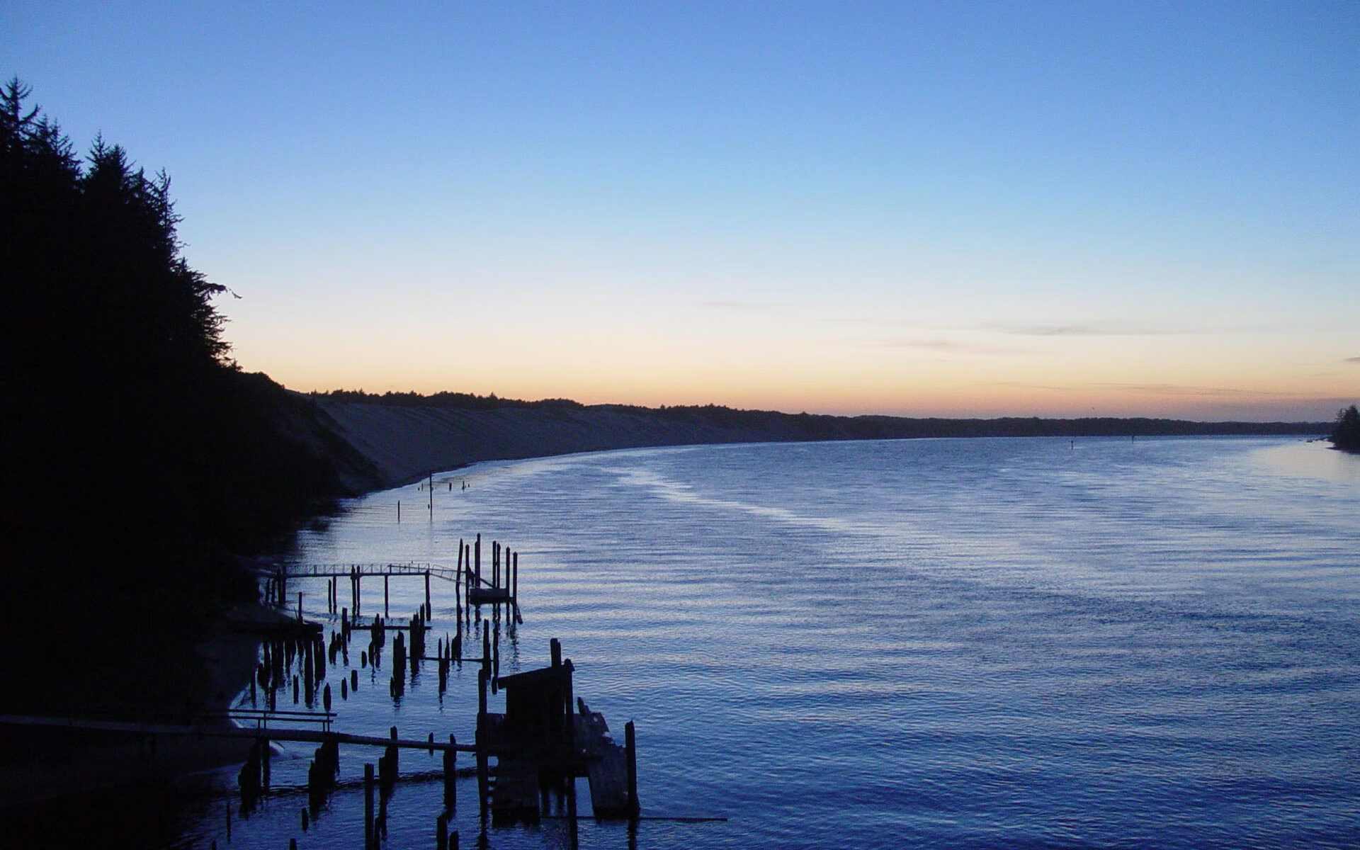 乐鱼体育在线下载-南特中后场联动保障防线完整性，南特主场