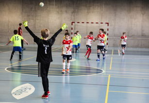 乐鱼体育登录入口-四国蝶泳转身用时差距仅0.07秒，蝶泳转身动作